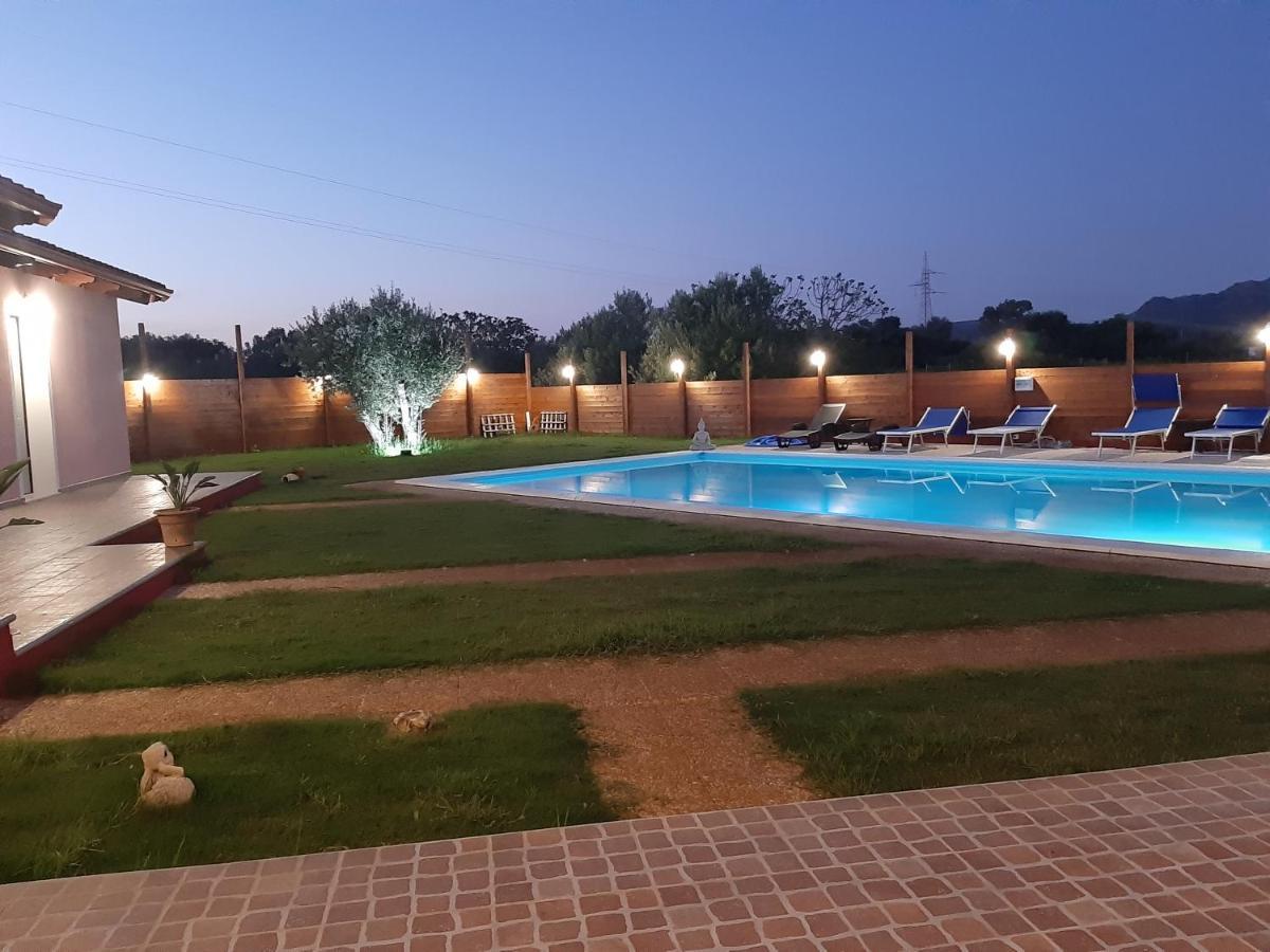 Villa Erilia San Giovanni Suergiu Bagian luar foto
