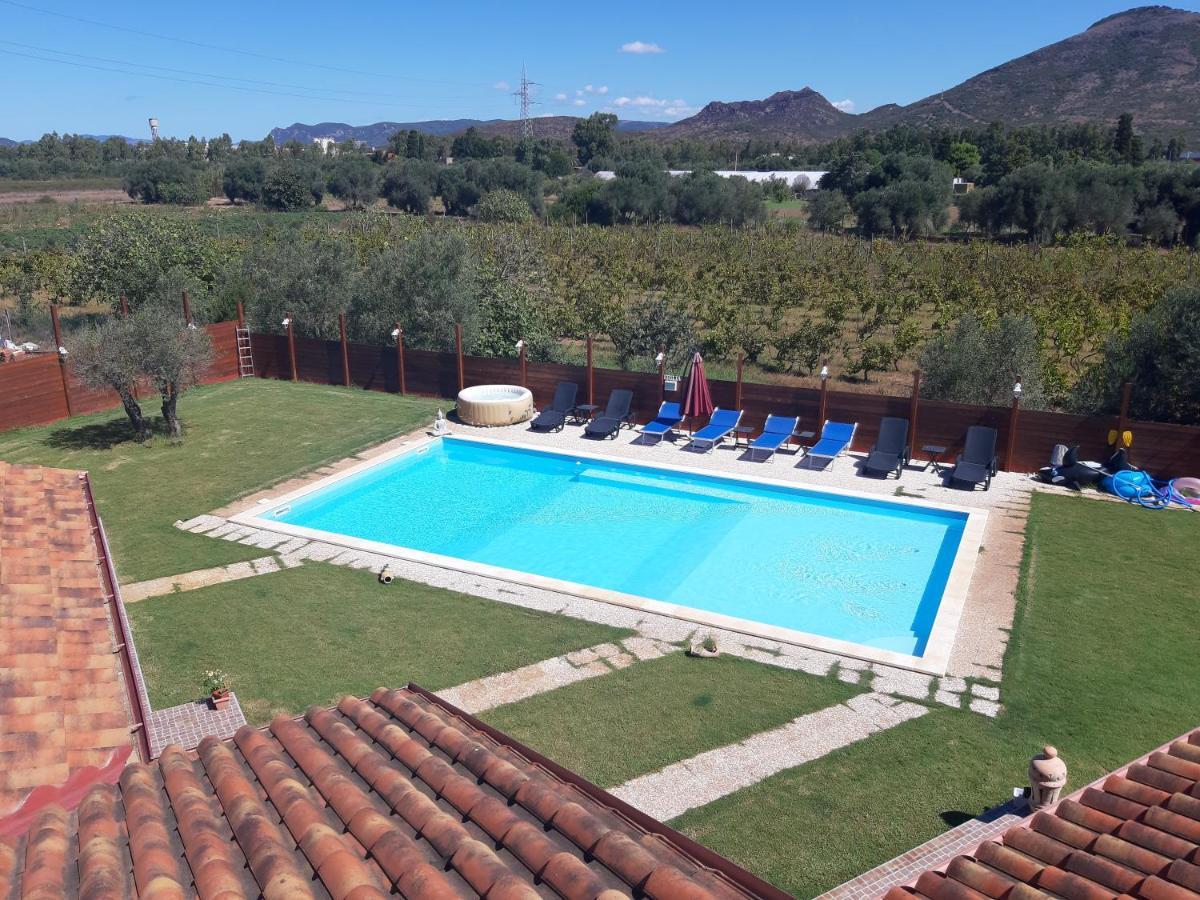 Villa Erilia San Giovanni Suergiu Bagian luar foto
